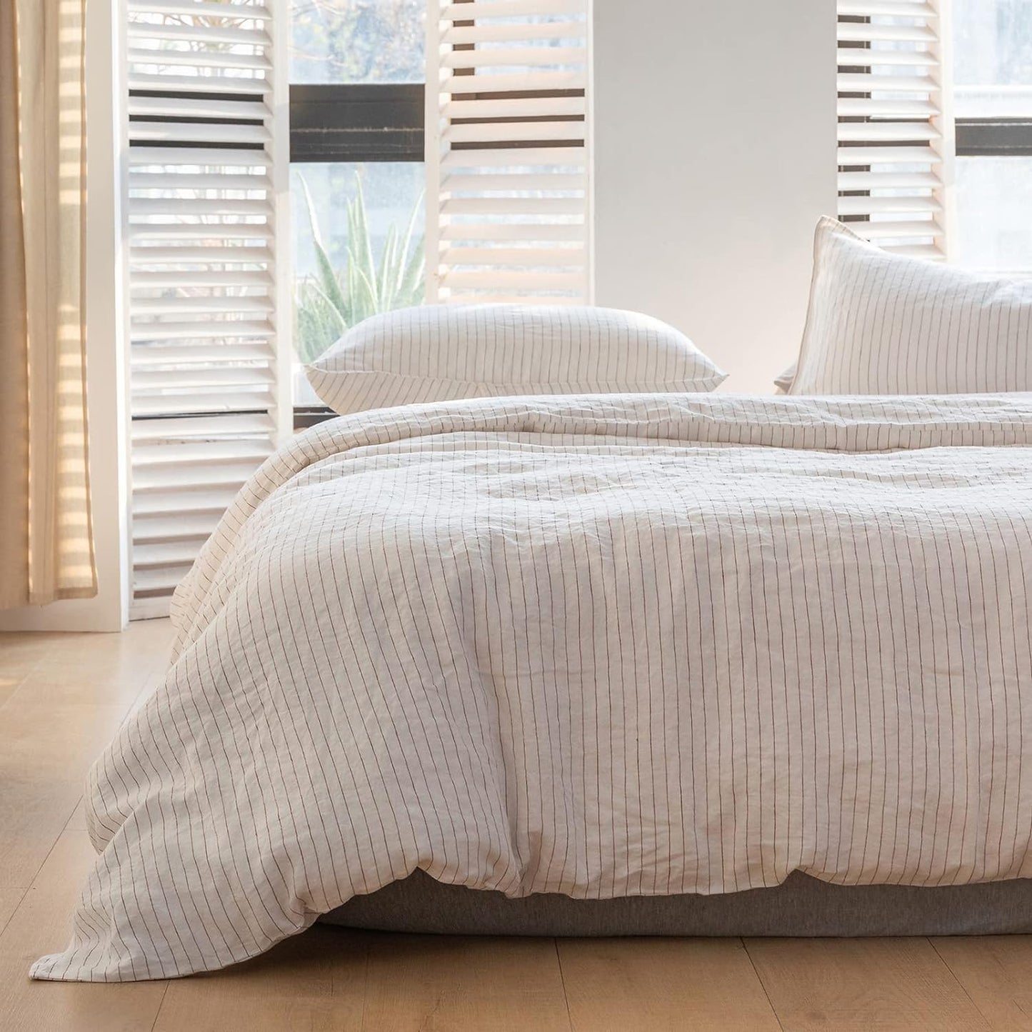Simple&Opulence 100% Linen Duvet Cover Set 3pcs Basic Style Natural French Washed Flax Solid Color Soft Breathable Farmhouse Bedding with Button Closure - White, Queen