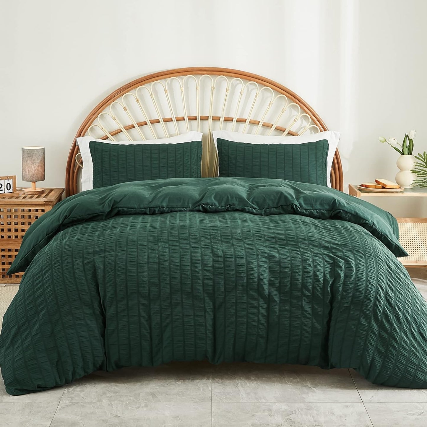 AveLom White Duvet Cover King (104 x 90 inches), 3 Pieces (1 Duvet Cover + 2 Pillow Cases), Seersucker Textured Ultra Soft Washed Microfiber, Textured Duvet Cover with Zipper Closure, Corner Ties