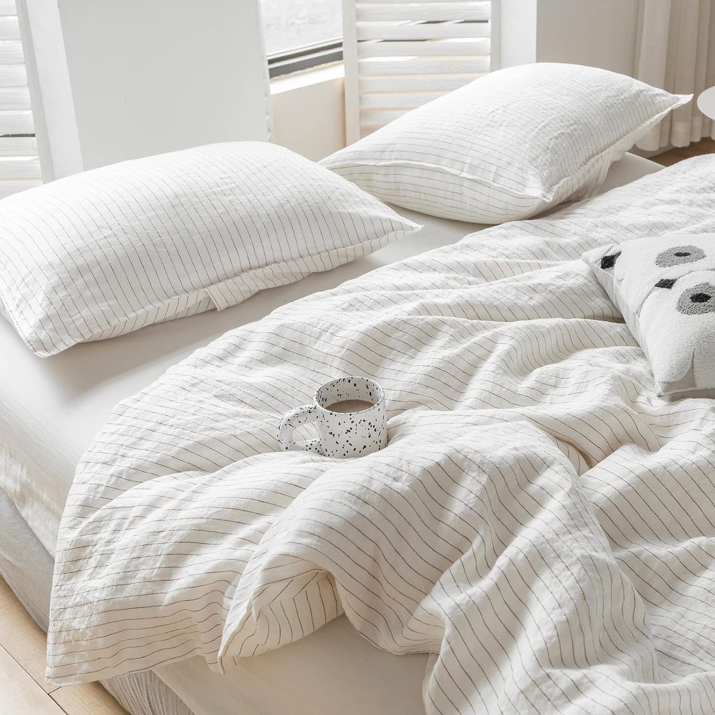 Simple&Opulence 100% Linen Duvet Cover Set 3pcs Basic Style Natural French Washed Flax Solid Color Soft Breathable Farmhouse Bedding with Button Closure - White, Queen