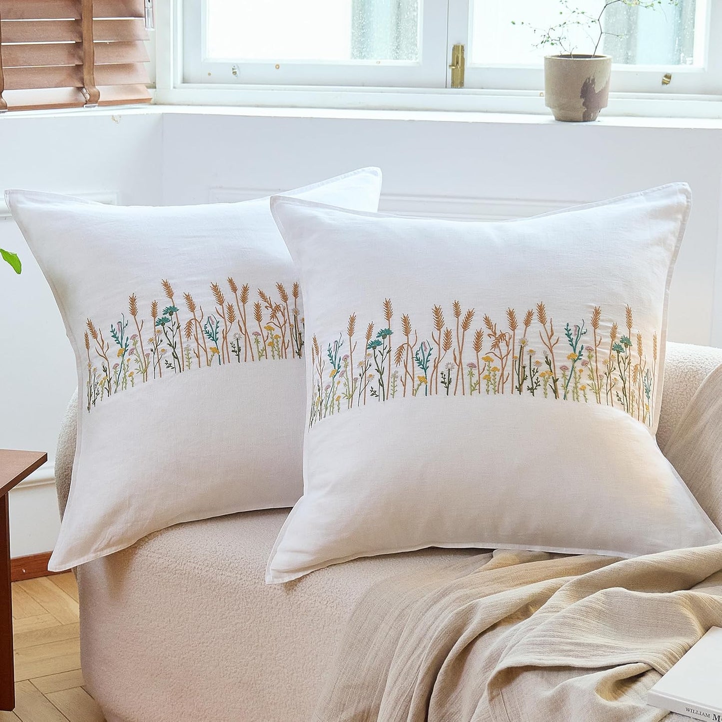 Simple&Opulence 100% Linen Duvet Cover Set 3pcs Basic Style Natural French Washed Flax Solid Color Soft Breathable Farmhouse Bedding with Button Closure - White, Queen