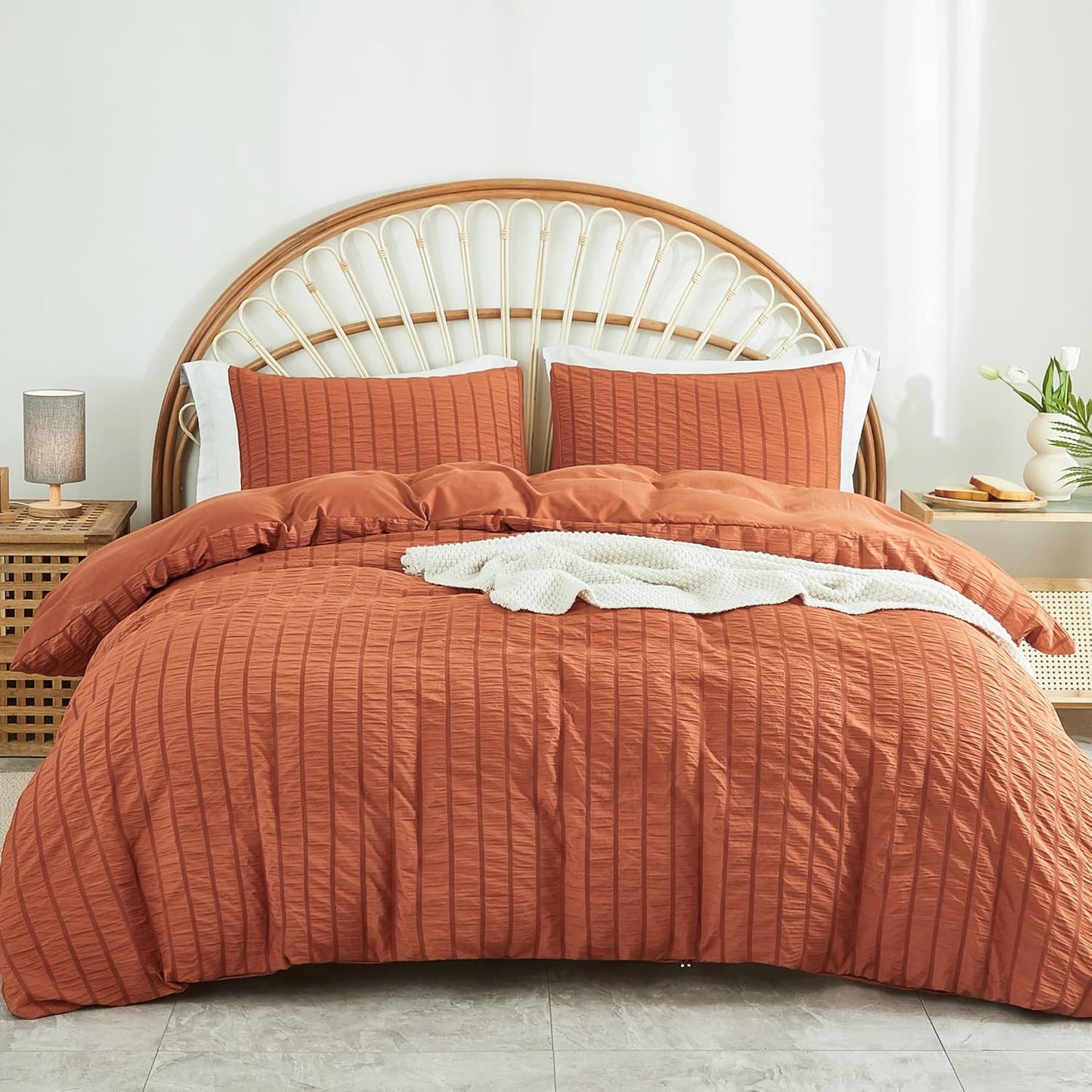AveLom White Duvet Cover King (104 x 90 inches), 3 Pieces (1 Duvet Cover + 2 Pillow Cases), Seersucker Textured Ultra Soft Washed Microfiber, Textured Duvet Cover with Zipper Closure, Corner Ties