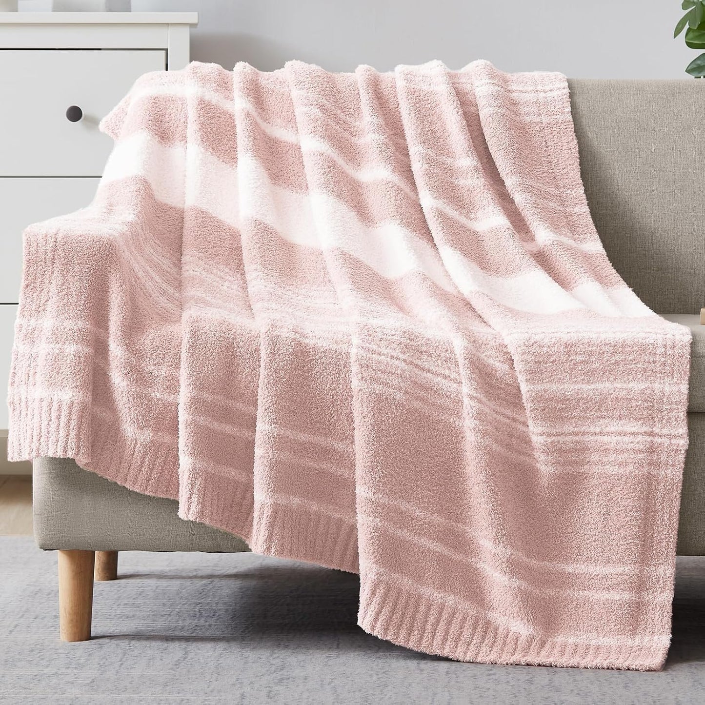 WRENSONGE Checkered Throw Blanket, Sage Green Soft Cozy Fluffy Hand Made Throw Blankets for Couch, Sofa, Chair, Bed, Camping, Picnic, Travel Lightweight Bed Blankets for Women Mothers Birthday Gifts
