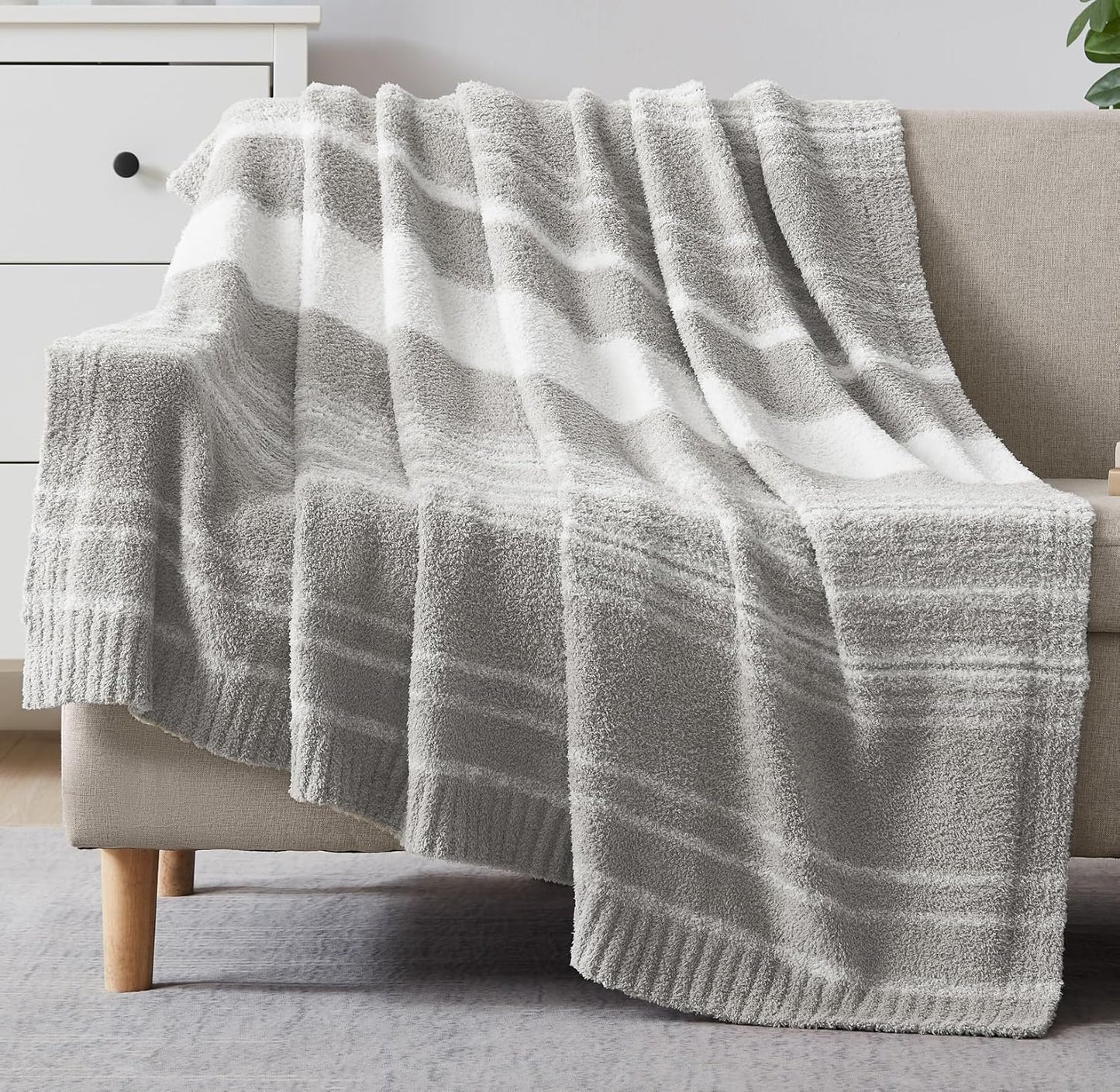 WRENSONGE Checkered Throw Blanket, Sage Green Soft Cozy Fluffy Hand Made Throw Blankets for Couch, Sofa, Chair, Bed, Camping, Picnic, Travel Lightweight Bed Blankets for Women Mothers Birthday Gifts