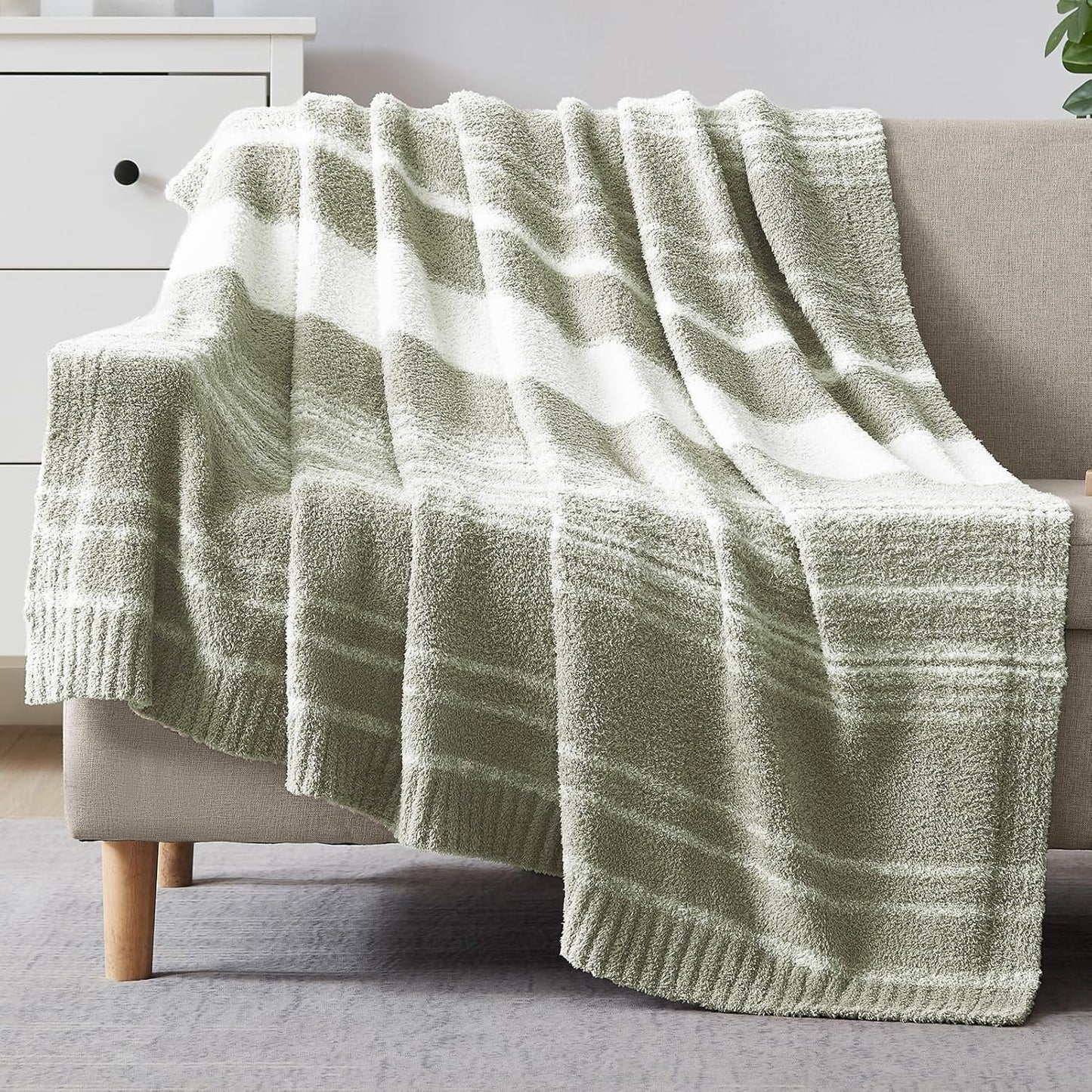 WRENSONGE Checkered Throw Blanket, Sage Green Soft Cozy Fluffy Hand Made Throw Blankets for Couch, Sofa, Chair, Bed, Camping, Picnic, Travel Lightweight Bed Blankets for Women Mothers Birthday Gifts